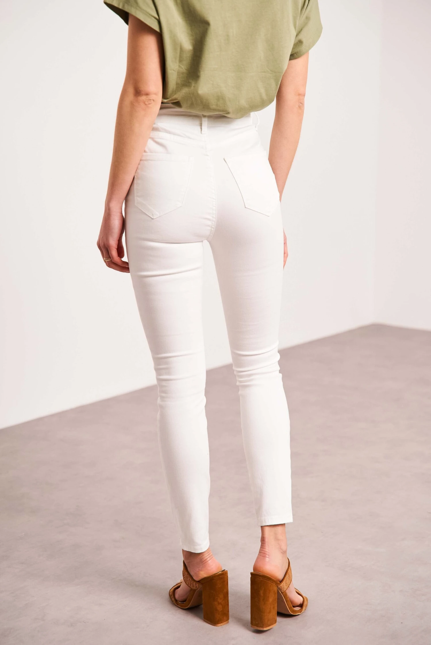 Jean Alice - Denim Blanc 7 Jean Alice - Denim Blanc – Image 5