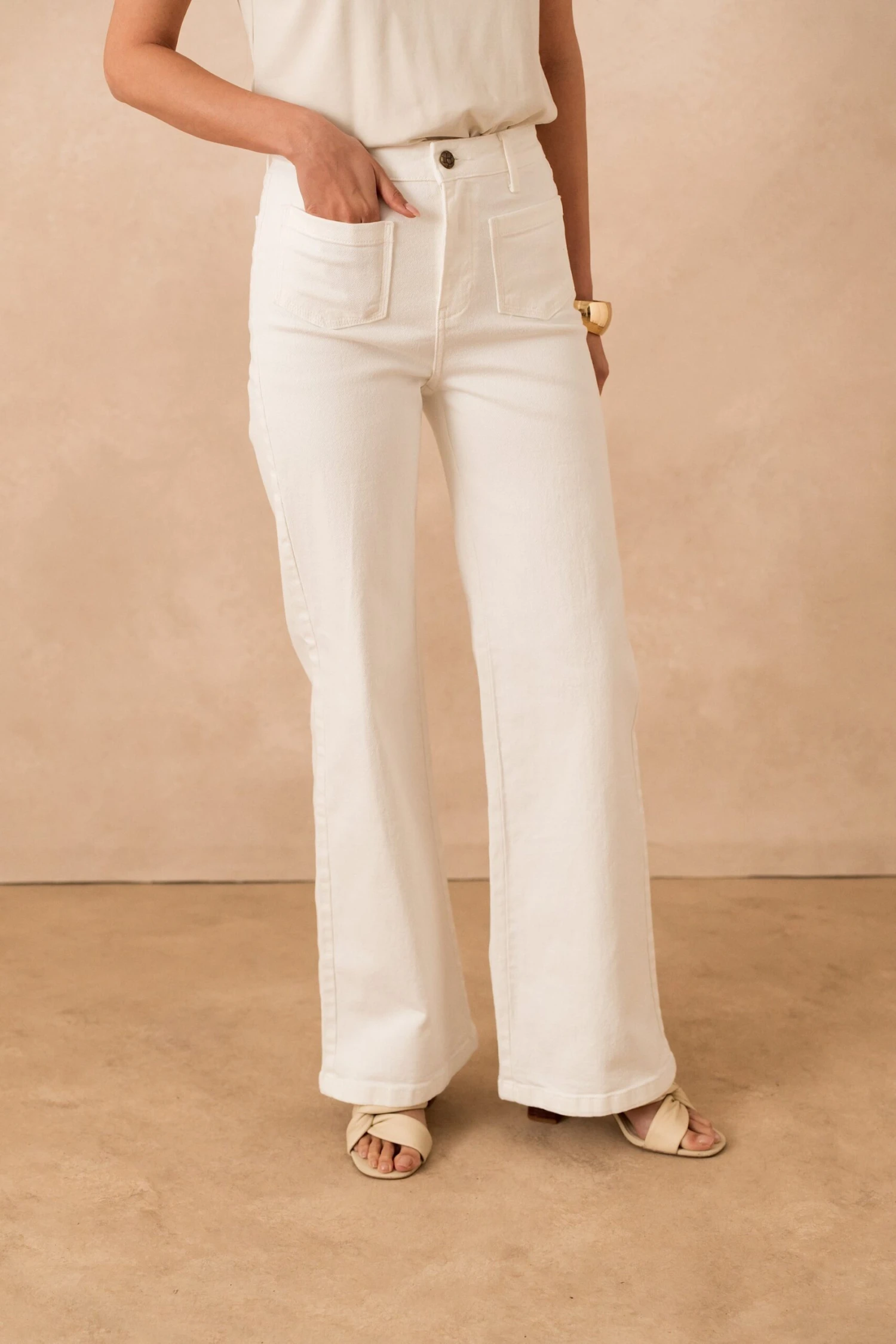 Jean Gaspard - Denim Blanc 4 Jean Gaspard - Denim Blanc – Image 2