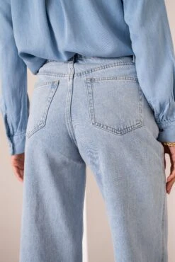 Jean Colombe - Denim Très Clair 9 Jean Colombe - Denim Très Clair -Borcelle JD485YDENIMY4 ec4ce054 28fb 49f3 ba64 c08a3043c880