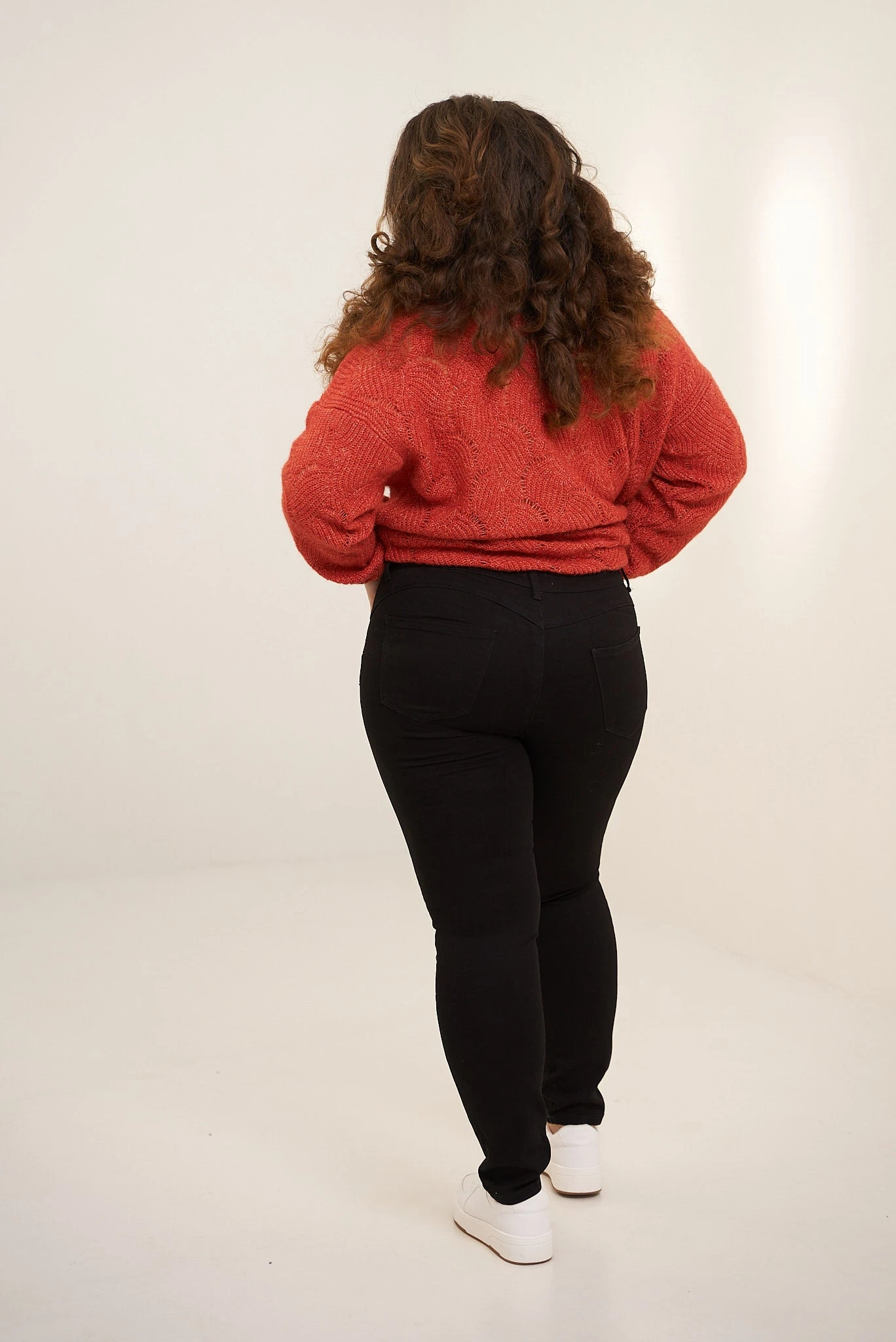 Jean Chloé Curvy - Denim Noir 4 Jean Chloé Curvy - Denim Noir – Image 2